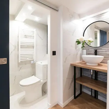 3 Bedroom Air Conditioned Apartment * Cannes