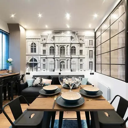Apartamento 3 Bedroom Air Conditioned Apartment *